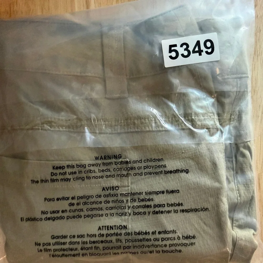 Prana Halle Shorts Womens 4 Khaki Tan Stretch Zion Hiking Outdoor Cargo Pockets - Picture 11 of 11